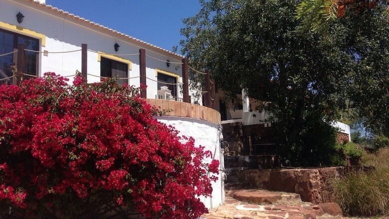Hostal Vale Fuzeiros Nature Guesthouse