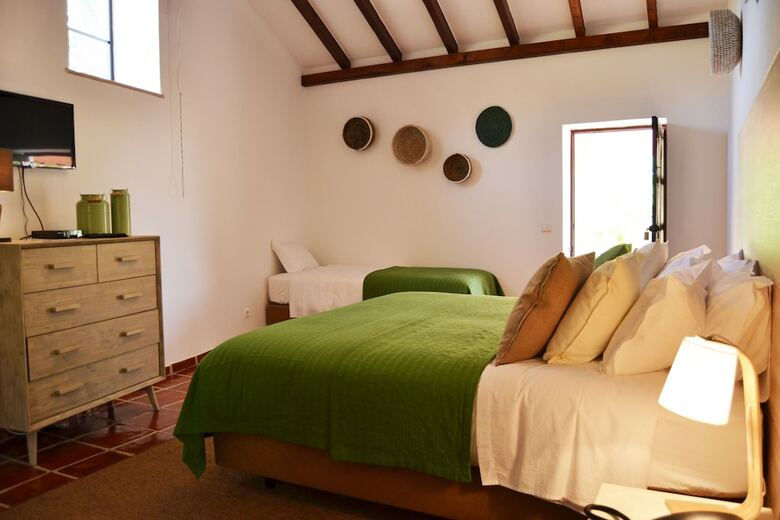 Hostal Vale Fuzeiros Nature Guesthouse