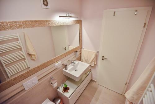 Apartamento Your Home At Coresi Mall