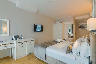 New Era Hotel