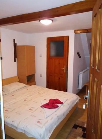 Hostal Casa Floare De Colt