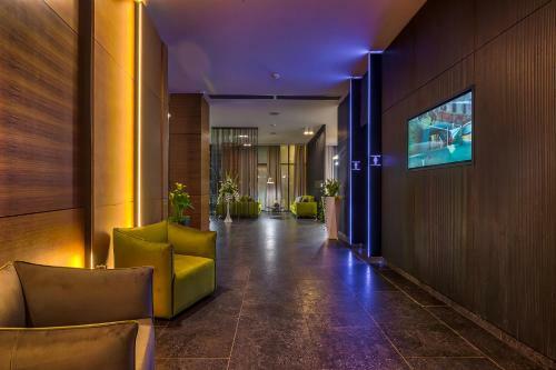 Nyota Hotel & Conference Center