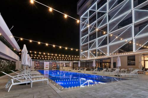 Nyota Hotel & Conference Center