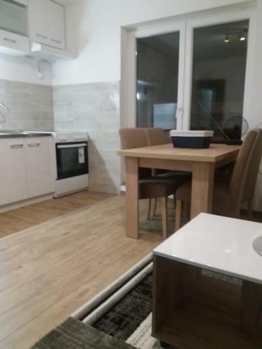 Apartman Jana Do Kraljevih Cardaka