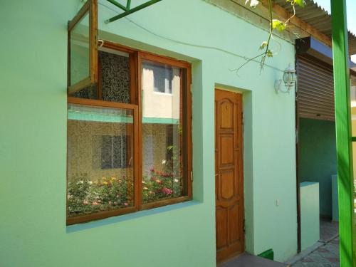 Hostal Guest House On Samburova 279
