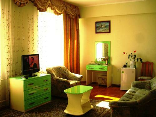 Yakor Hotel