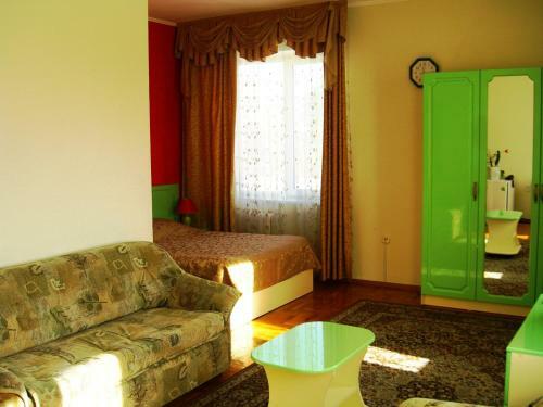 Yakor Hotel