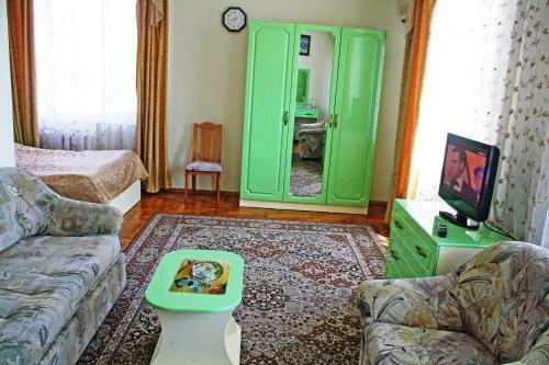 Yakor Hotel