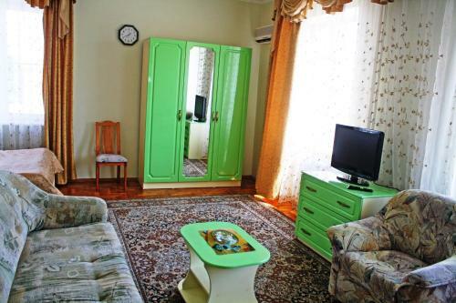 Yakor Hotel