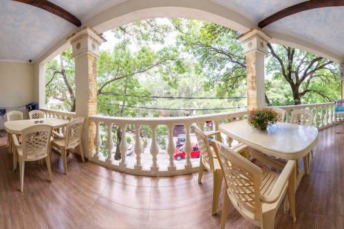 Hostal Guest House Akropol