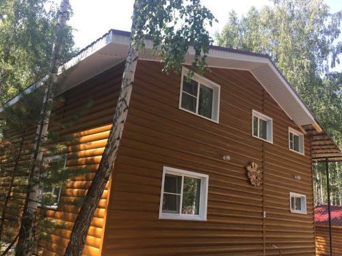 Lodge Dobriy Dom Guest House