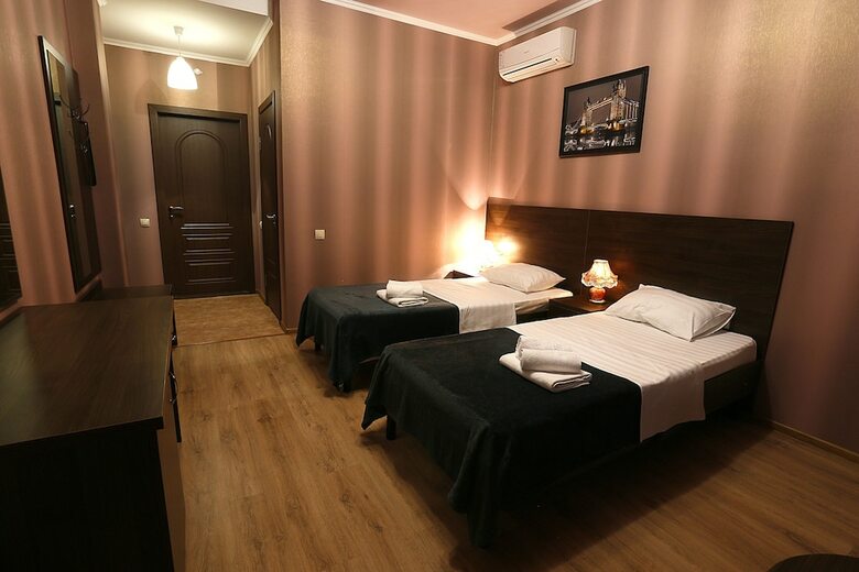 Hotel Ritsa Hall