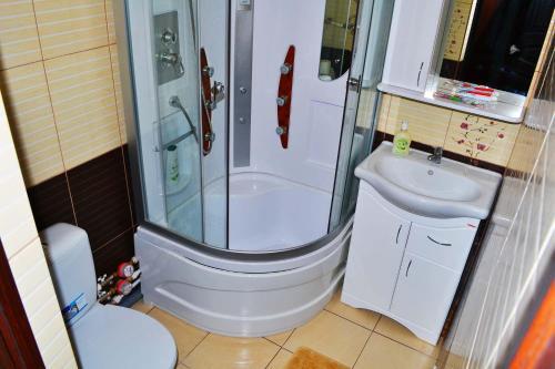 Apartment On Ulitsa Akademika Koroleva 37