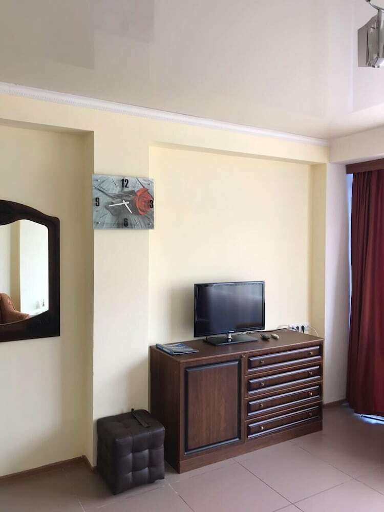 Hostal Kavkaz Hotel