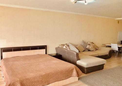 City Center Apartment Donetskay 2/2