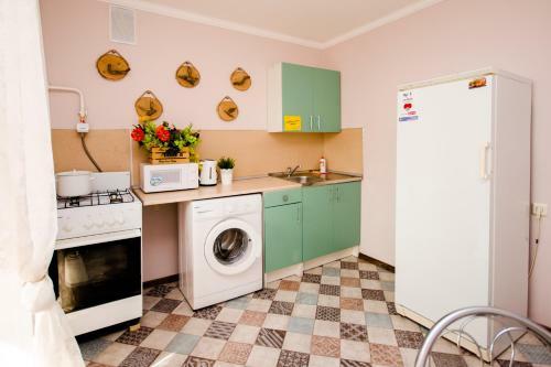 Apartment "kvartirniy Vopros" Stroiteley 8