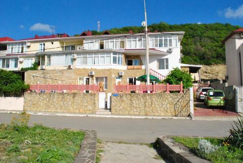 Posada Hotel Bereg Mechti