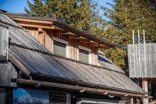 Albergue Cvet Gora - Camping, Glamping And Accomodations