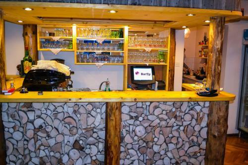 Albergue Cvet Gora - Camping, Glamping And Accomodations