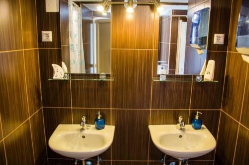 Albergue Cvet Gora - Camping, Glamping And Accomodations