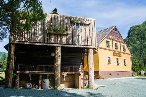 Albergue Cvet Gora - Camping, Glamping And Accomodations