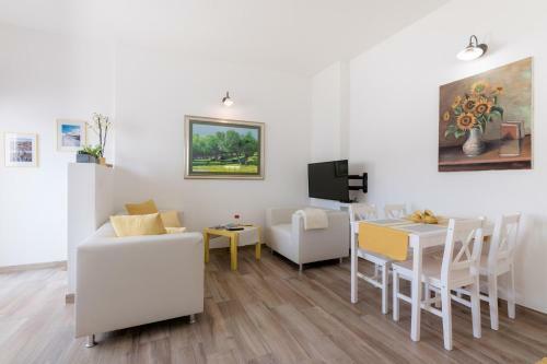 Sunny Apartment