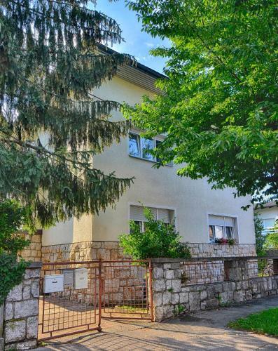 Apartments Greenslo