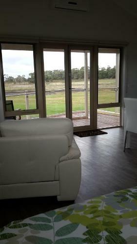 Bed & Breakfast Bass Coast Country Cottages