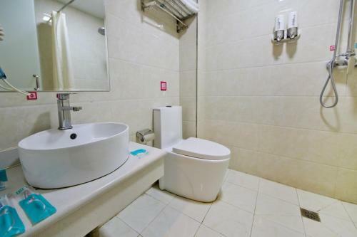 Pai Hotel Yanjiao Tianyang Square