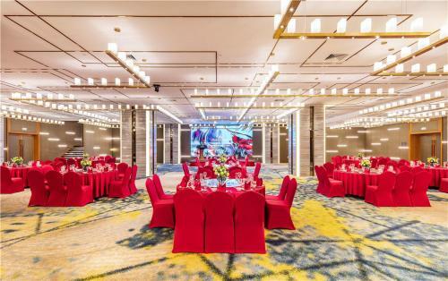 Hotel Howard Johnson New District Plaza Ziyang