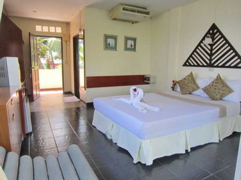 Hotel Thaniza Beachfront Resort