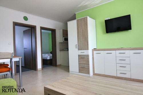 Hostal Penzion Rotunda