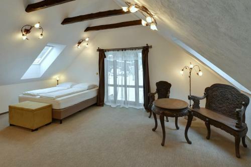 Apartamentos Zamecka Fortovna / Forester House