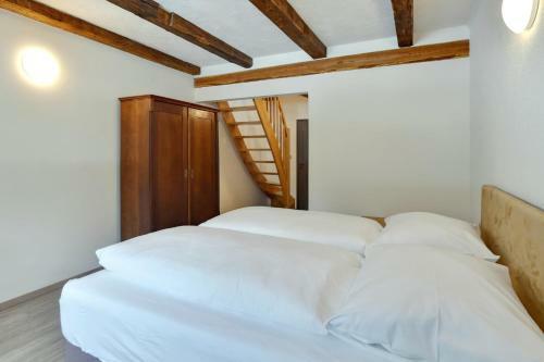 Apartamentos Zamecka Fortovna / Forester House