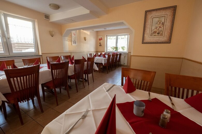 Hostal Schnitzelhaus Und Pension Stadt Rosbach