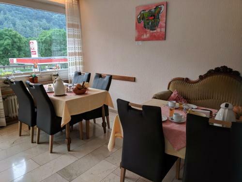 Hostal Wein- Und G�stehaus St. Aldegundishof