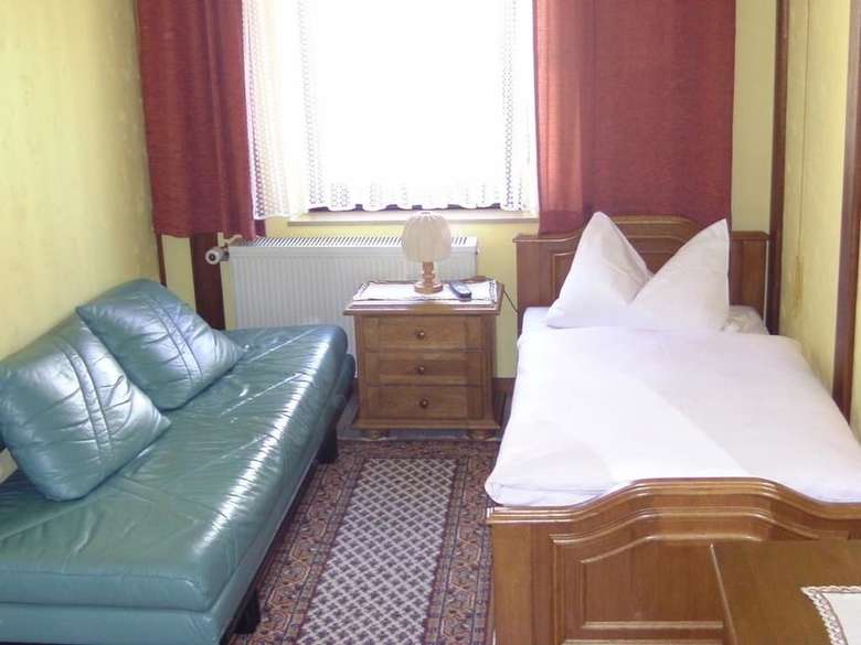 Hostal Hotel Zur Guten Quelle