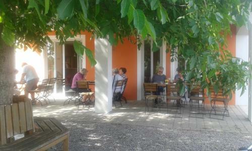 Hostal Weinhof Am Nussbaum