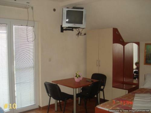 Hostal Apartments Dan Dar