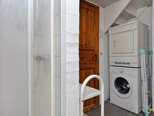 Four-bedroom Holiday Home In Fan� 1