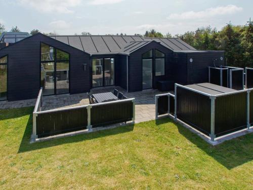 Three-bedroom Holiday Home In Tarm 12