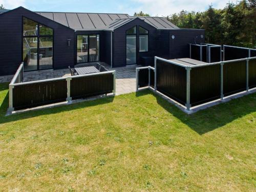 Three-bedroom Holiday Home In Tarm 12