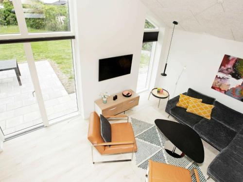 Three-bedroom Holiday Home In Tarm 12