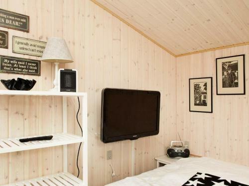 Two-bedroom Holiday Home In Henne 11