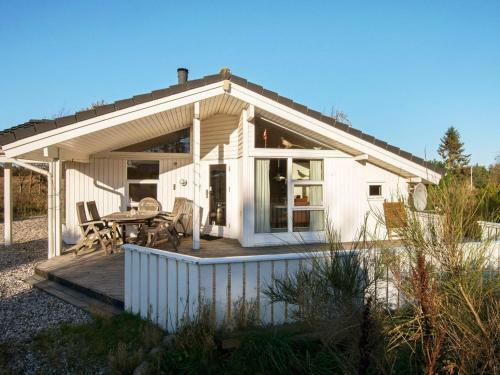 Two-bedroom Holiday Home In Knebel 9