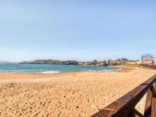 Cozy Apartment On The Beach In Oleiros