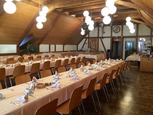 Posada Gasthof Zum Roten Thurm