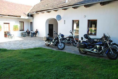 Hostal Rodinn� Ubytov�n� Na Habe?i