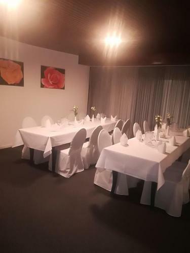 Hotel & Restaurant Ahrensb�ker Hof