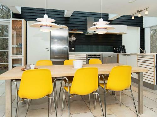 Four-bedroom Holiday Home In Glesborg 15